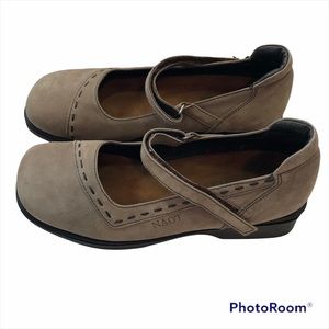 NAOT Taupe Mary Jane Leather Comfort Shoes Size 38